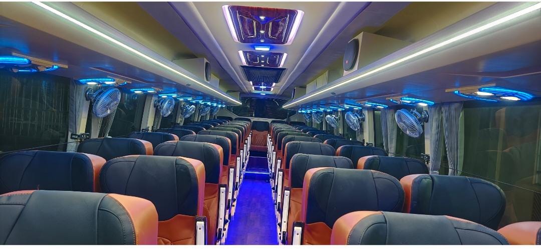Luxury Bus Hire in Delhi – 26, 40, 50, 55 & 66 Seater Buses
